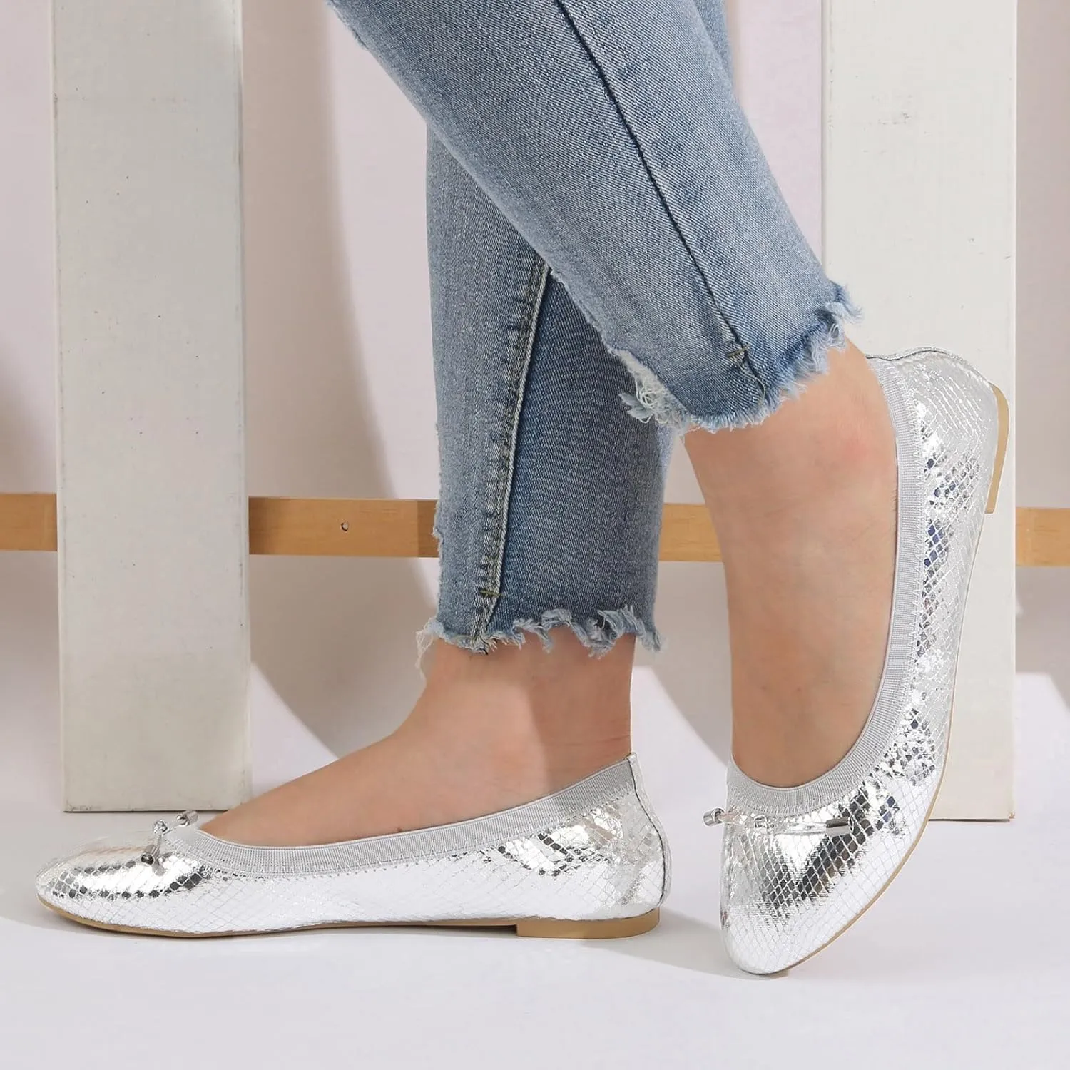 Ballet Flats Shoes for Women with Bow Foldable Portable Comfortable PU Leather Slip on Shoes Soft Casual Work Flats Office Shoes