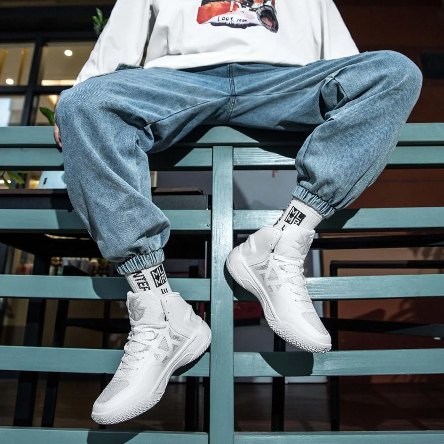 Men and Women Comfortable and Breathable Basketball Sneakers Mid Top Lace Up Non Slip Running Shoes Lightweight Carrying Casual Walking Shoes Durable Cross Training Shoes Skateboarding Shoes