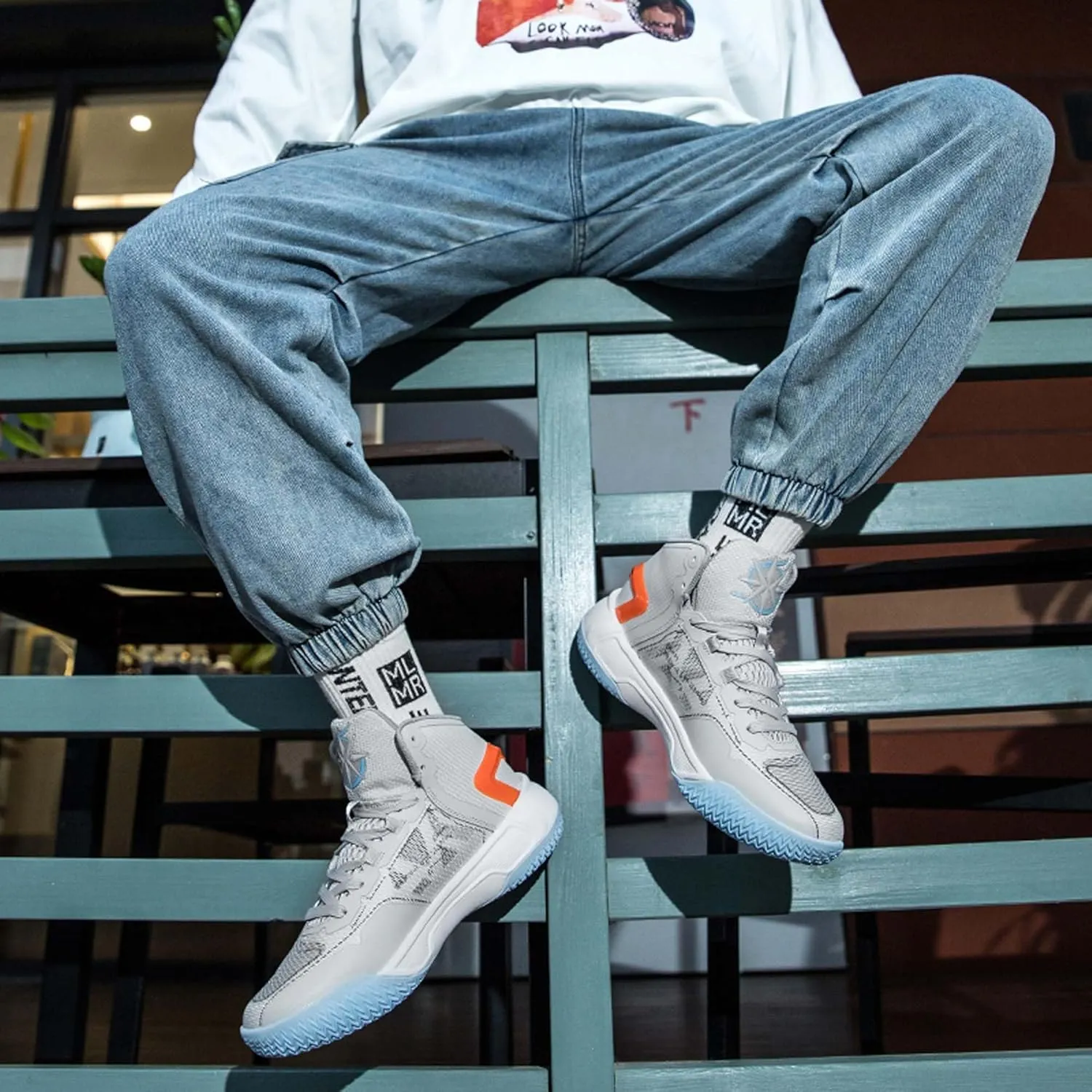 Men and Women Comfortable and Breathable Basketball Sneakers Mid Top Lace Up Non Slip Running Shoes Lightweight Carrying Casual Walking Shoes Durable Cross Training Shoes Skateboarding Shoes