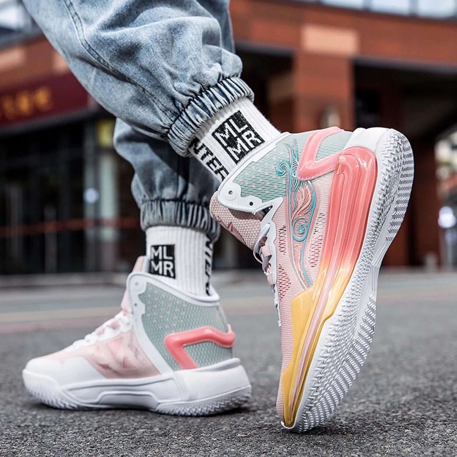 Men and Women Comfortable and Breathable Basketball Sneakers Mid Top Lace Up Non Slip Running Shoes Lightweight Carrying Casual Walking Shoes Durable Cross Training Shoes Skateboarding Shoes
