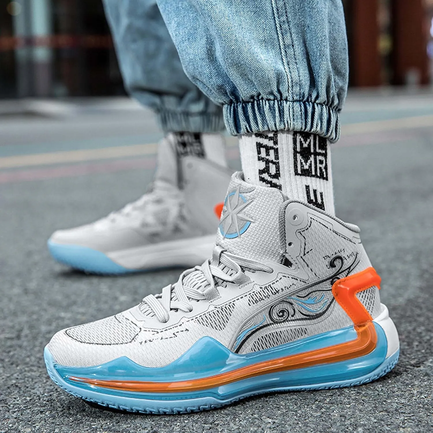 Men and Women Comfortable and Breathable Basketball Sneakers Mid Top Lace Up Non Slip Running Shoes Lightweight Carrying Casual Walking Shoes Durable Cross Training Shoes Skateboarding Shoes
