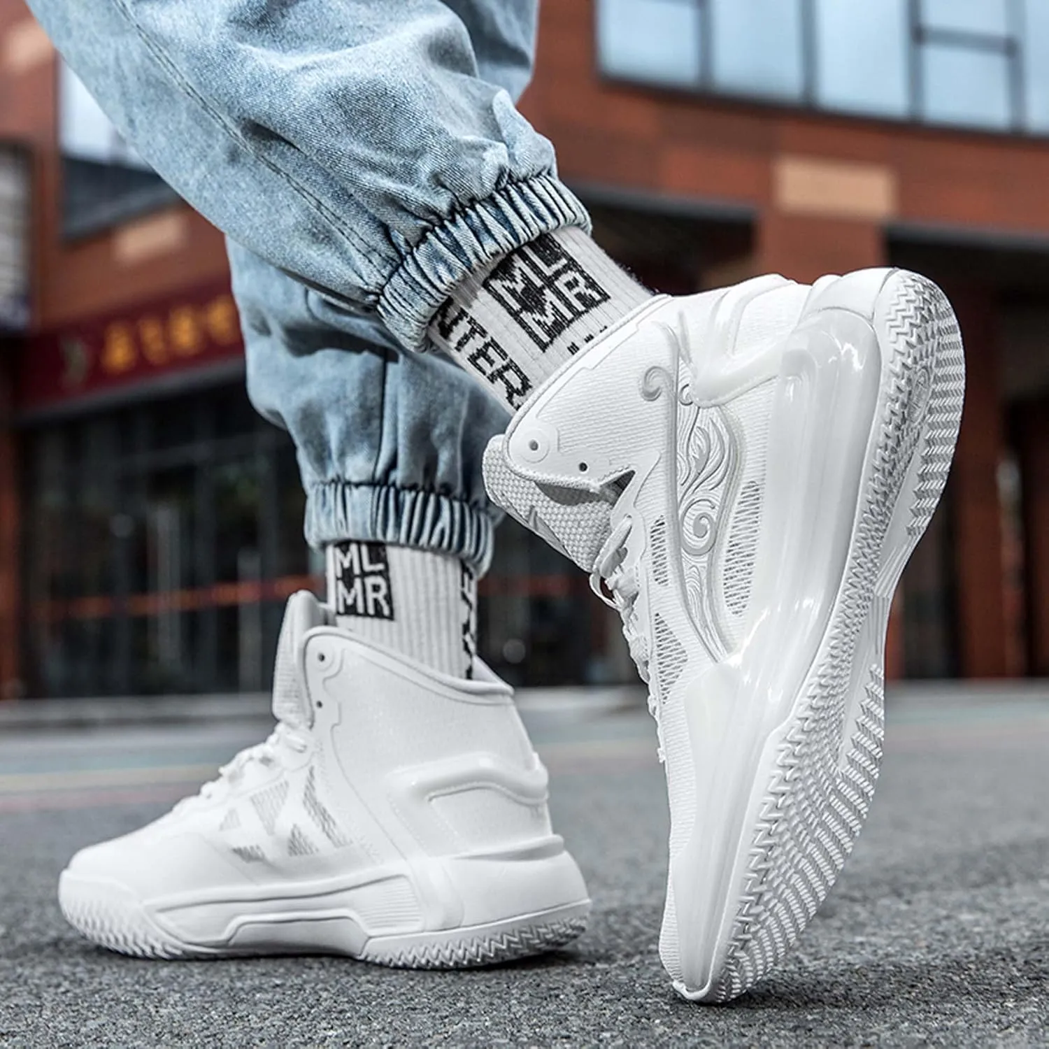 Men and Women Comfortable and Breathable Basketball Sneakers Mid Top Lace Up Non Slip Running Shoes Lightweight Carrying Casual Walking Shoes Durable Cross Training Shoes Skateboarding Shoes