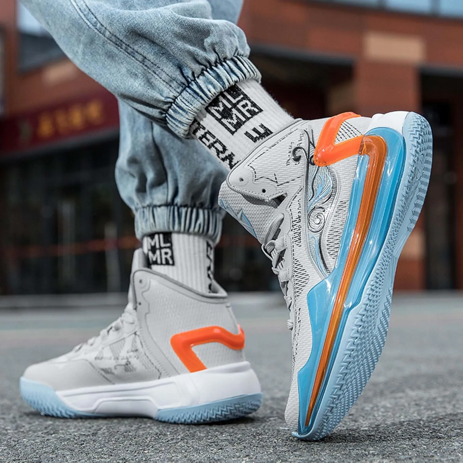 Men and Women Comfortable and Breathable Basketball Sneakers Mid Top Lace Up Non Slip Running Shoes Lightweight Carrying Casual Walking Shoes Durable Cross Training Shoes Skateboarding Shoes