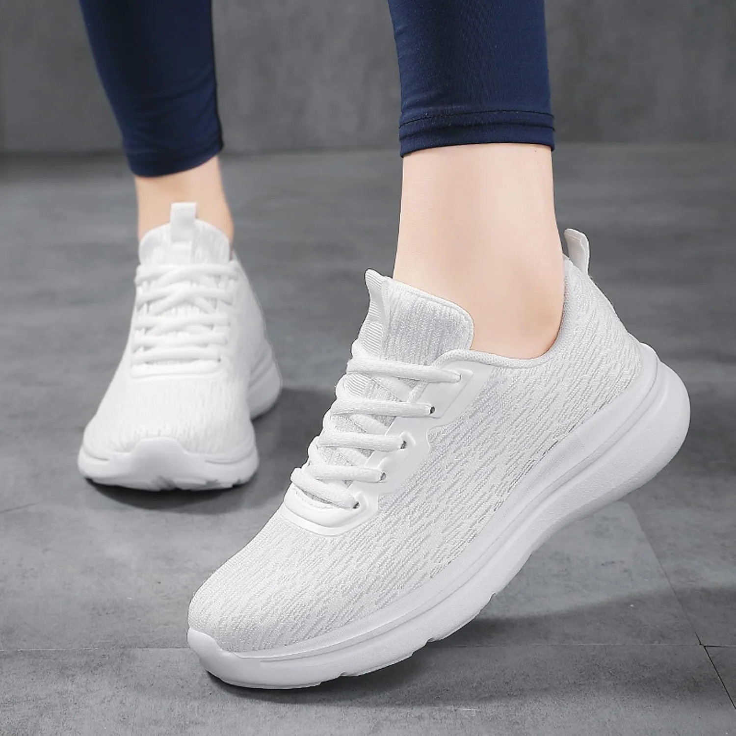 Men Sports Shoes Fashion New Pattern Simple Solid Color Couple Flat Bottom Mesh Breathable and Mens Sneaker Socks High