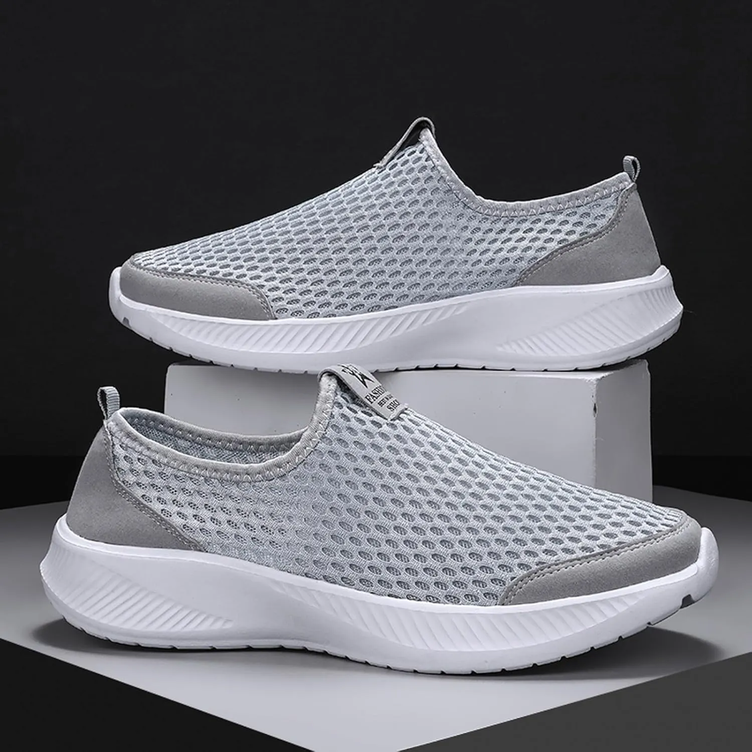 Men Sports Shoes Fashion New Pattern Simple Solid Color Slip On Flat Bottom Comfortable Sneaker Shoe Rack for Men