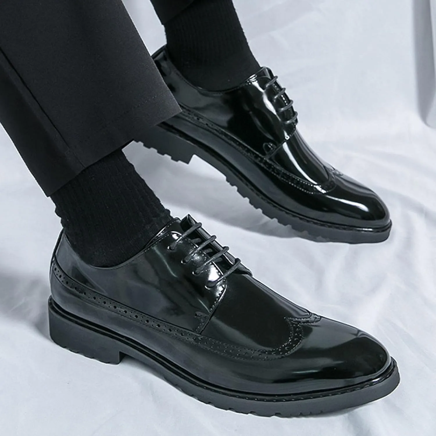 Men's Patent Leather Wingtip Low Heel Formal Oxfords Fashion Pointed Toe Slip On Platform Lug Sole Non-Slip Lace-Up Comfortable Business Dress Brogue Derby Shoes for Paty Wedding