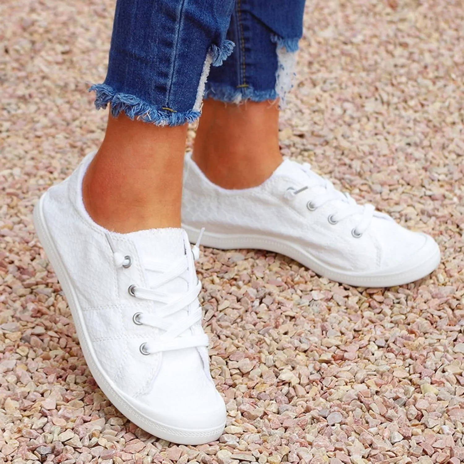 Walking Shoes for Women Slip On Canvas Sneakers Low Top Casual Walking Shoes Classic Comfortable Flat Fashion Shoes